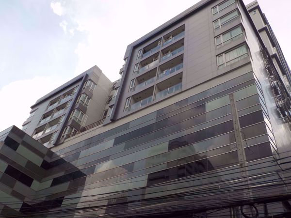 15 Sukhumvit Residences - BTS Nana