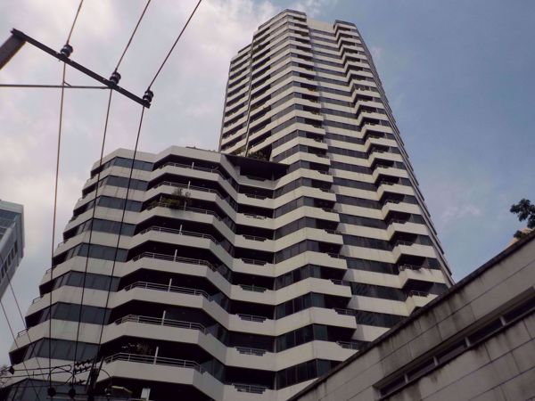 0007384_w_lake-avenue_600.jpeg