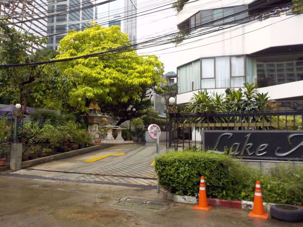 0007386_w_lake-avenue_600.jpeg