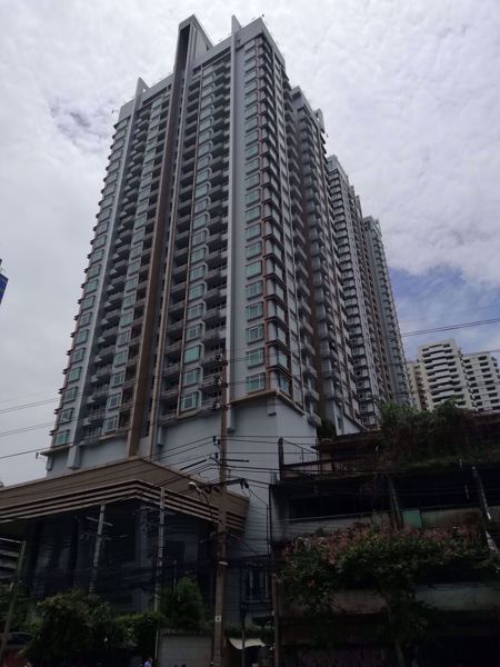 0042193_w_circle-condominium_600.jpeg