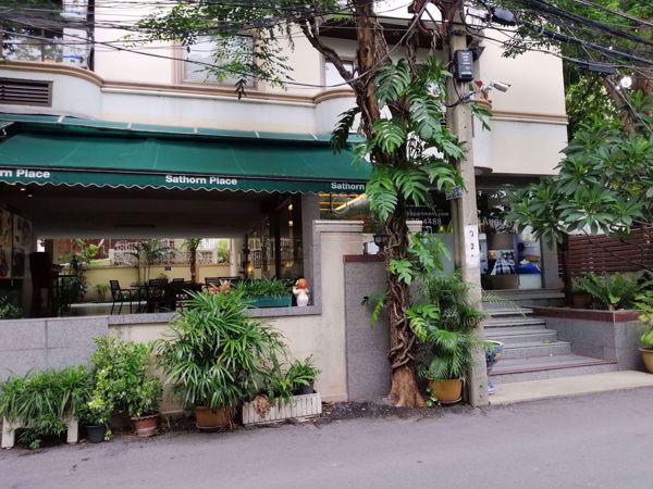 0010859_w_sathorn-place-the-18th-apartment_600.jpeg