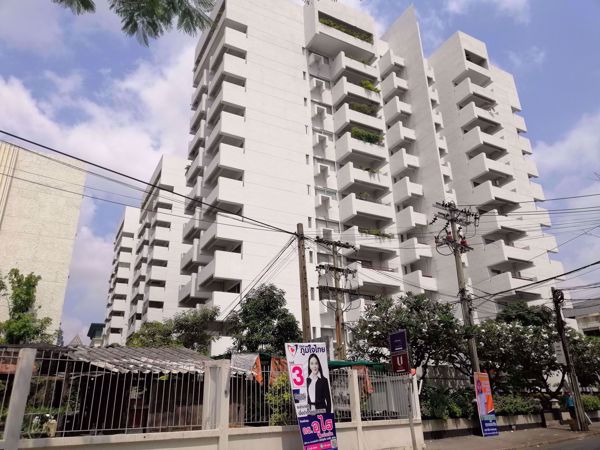 0012478_w_esmeralda-apartments_600.jpeg