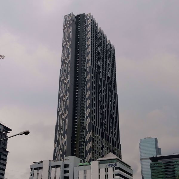 0013935_w_the-met_600.jpeg