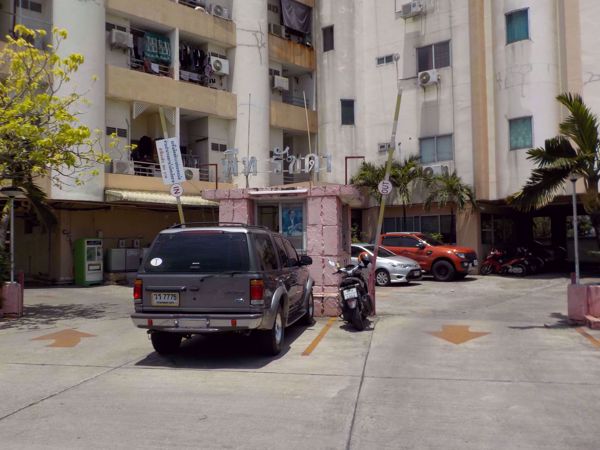 0024879_w_pete-ratchada-condominium_600.jpeg
